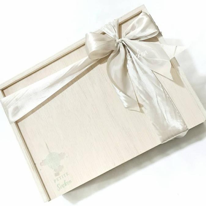 

Socken Gift Box (6 Pairs + Wooden Box + Gift Card) Bengiweti