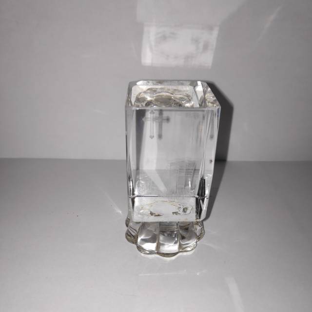 Pajangan unik kristal salib