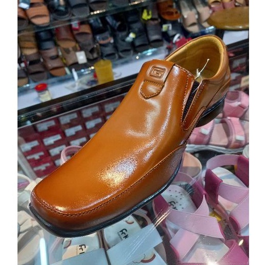 sepatu pantofel pria kulit asli Gats zu-0002 original pantofel lancip/mengkilat