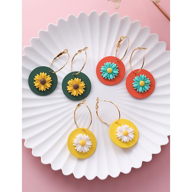 LRC Anting Tusuk Fashion Circle Geometric Round Stereo Daisy Earrings F81287