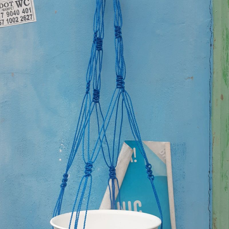 tali pot gantung mote warna warni