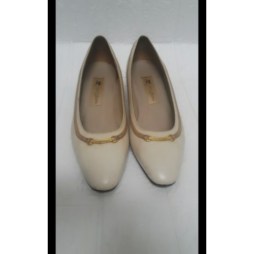 preloved sepatu wanita branded