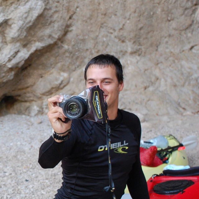 DiCAPac WP-610 Waterproof Case for Digital Camera