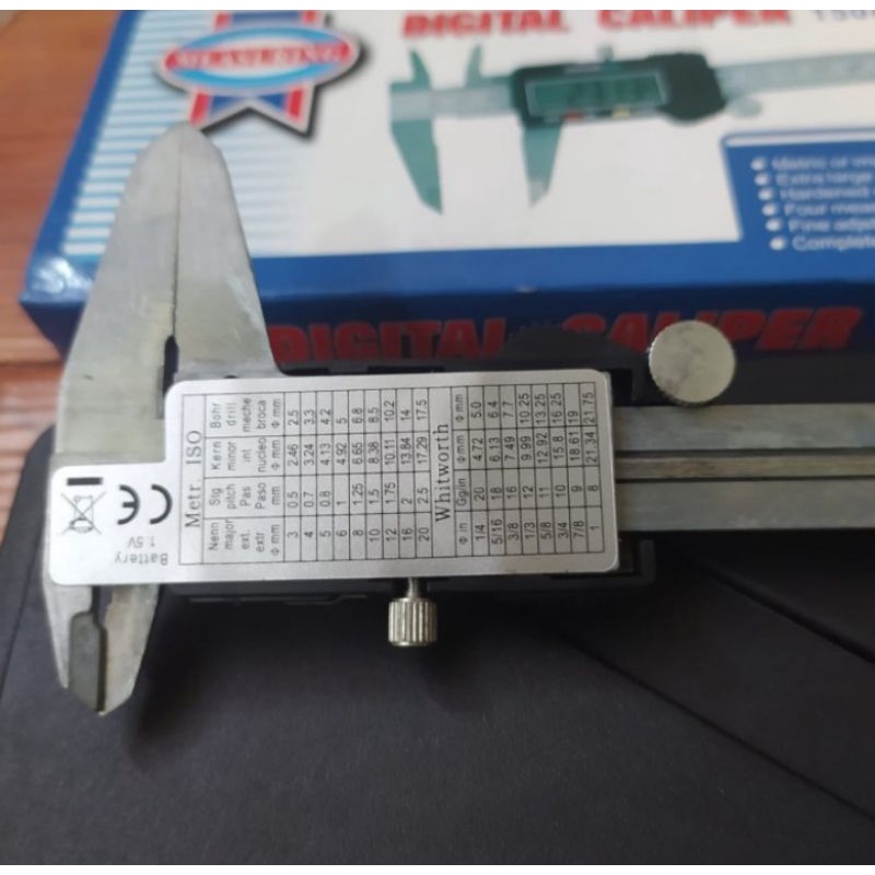 

Sigmat Digital Caliper 6 Inch Stainless Hardened Jangka Sorong 0-150mm