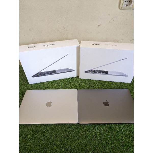 Macbook Pro 13 inch 2018 // 2019 // 2020 Retina Second Original