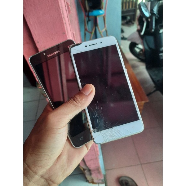 SAMSUNG J2 PRIME DAN OPPO A37F MATOT