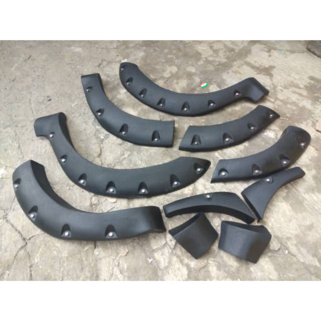 Over Fender Mitsubishi Kuda