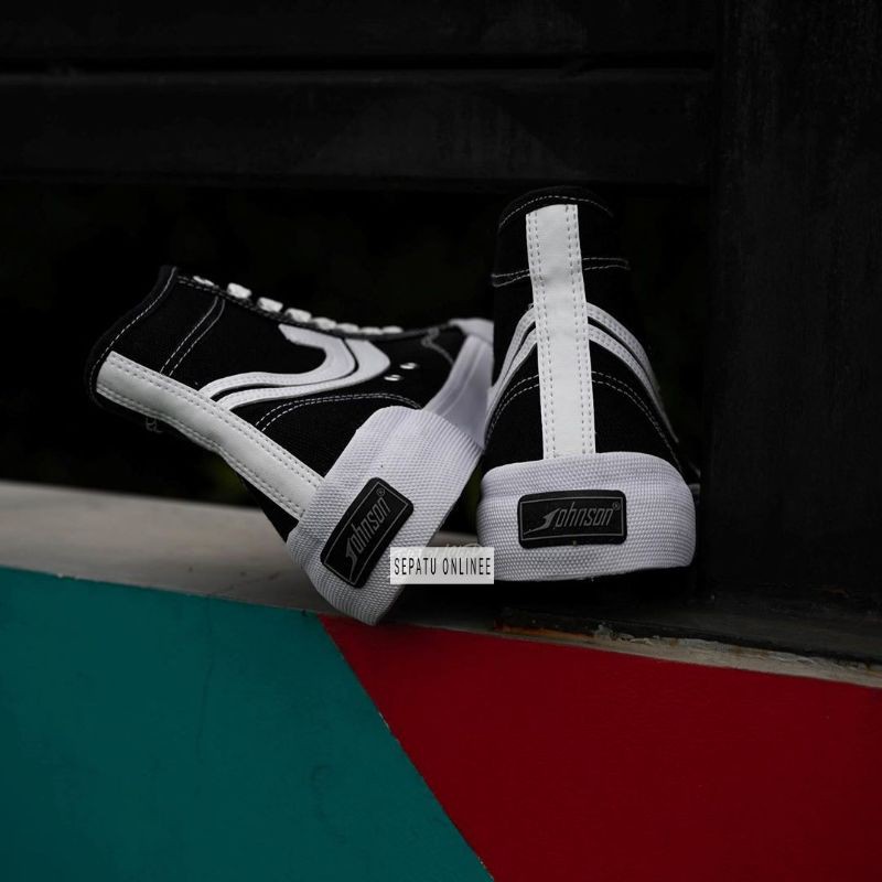 Sepatu Jhonson Galaxy Pro High Black White - Johnson original