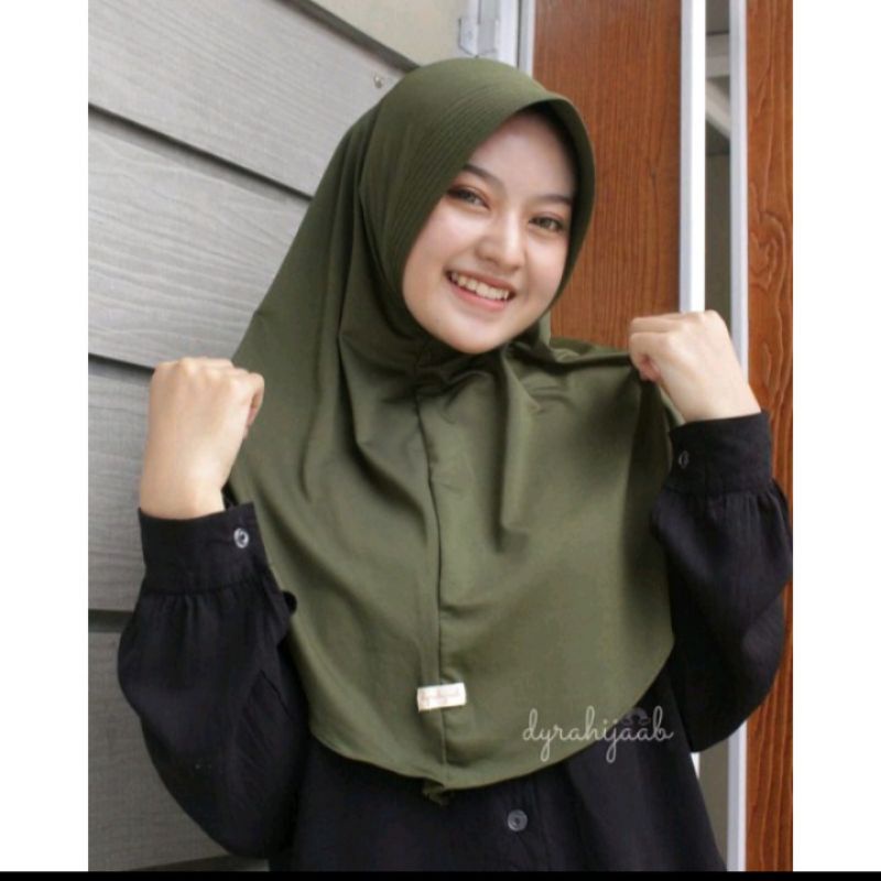 BERGO HIJAB SPORT MENUTUP DADA