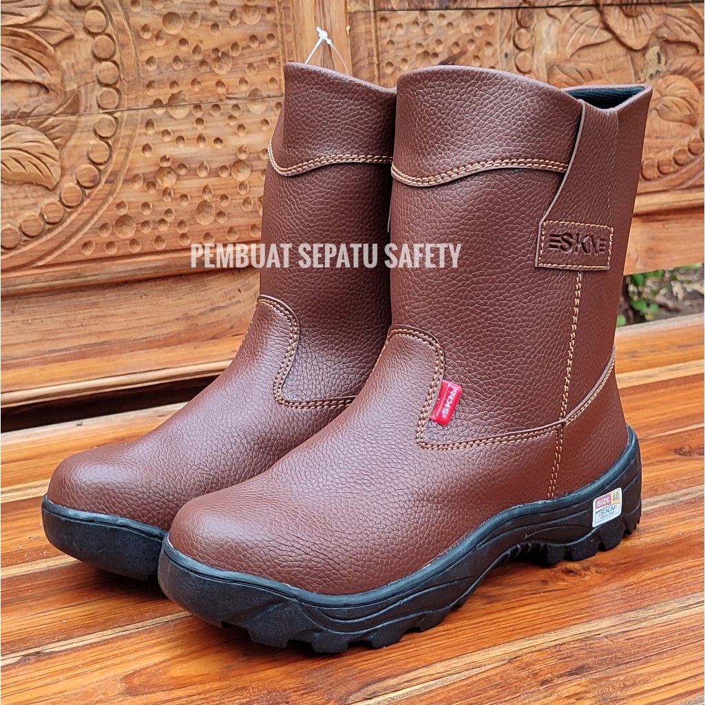 Sepatu Septi Saveti Safety Boot King Shoes SKN Ujung Besi Kulit Buatan Impor Keselamatan Kerja Pabrik Bengkel Bangunan