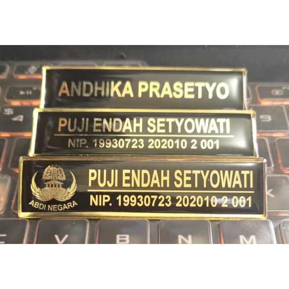 Name tag Papan Nama Dada Kuningan Resin