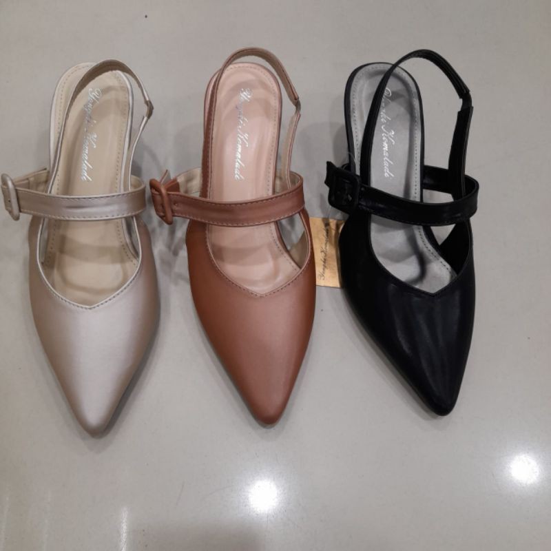 sepatu hak tali wanita yongki komaladi (36-40)
