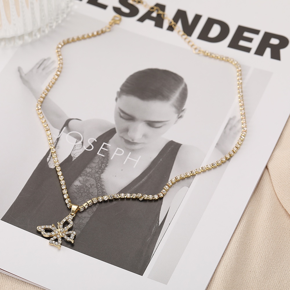 AY(CN) Kalung Choker Rantai Banyak Lapis Dengan Liontin Kupu-Kupu + Mutiara + Kristal Gaya Korea Untuk Wanita