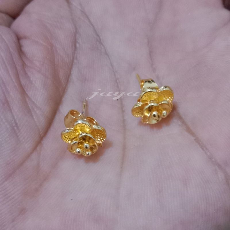 anting tusuk titanium gold motif bunga mawar ber lapis emas 24k anti karat