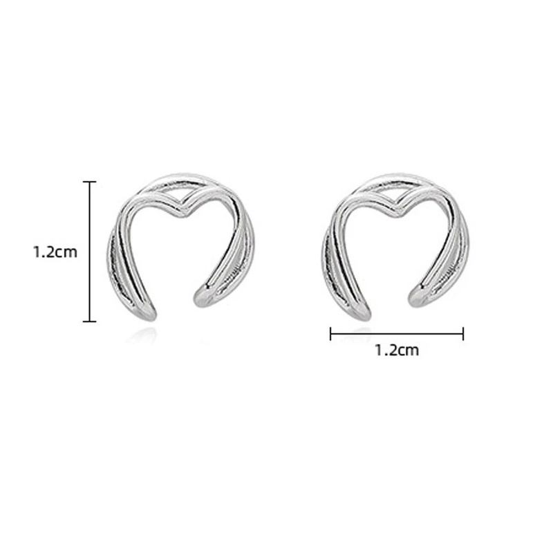 1pc Anting Klip Tanpa Tindik Bentuk Hati Hollow Bahan Titanium Steel Untuk Wanita