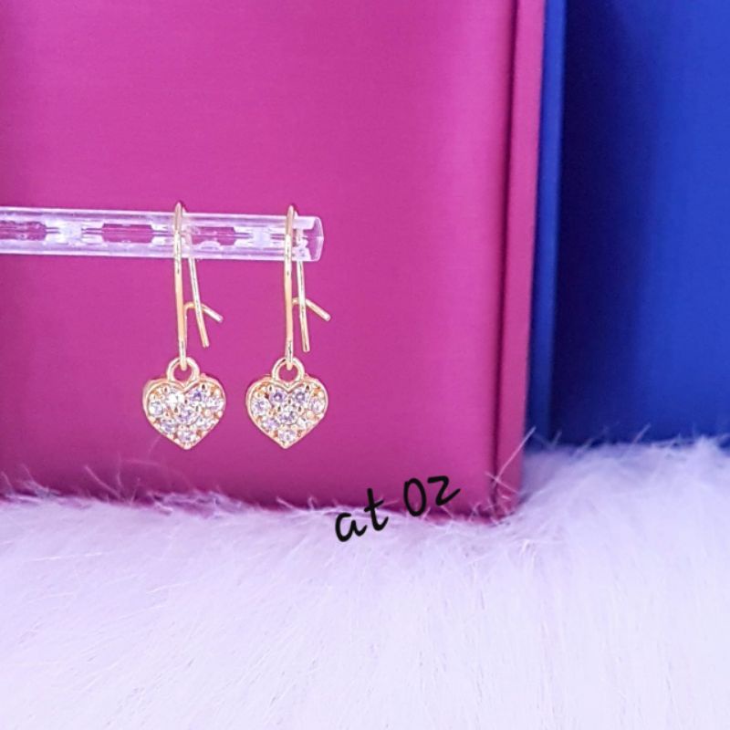 Anting model love,awet,tidak luntur ya