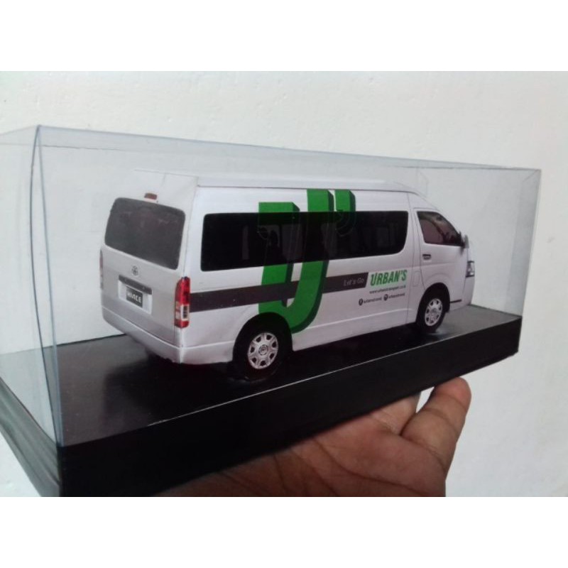 miniatur TOYOTA HIACE COMMUTER