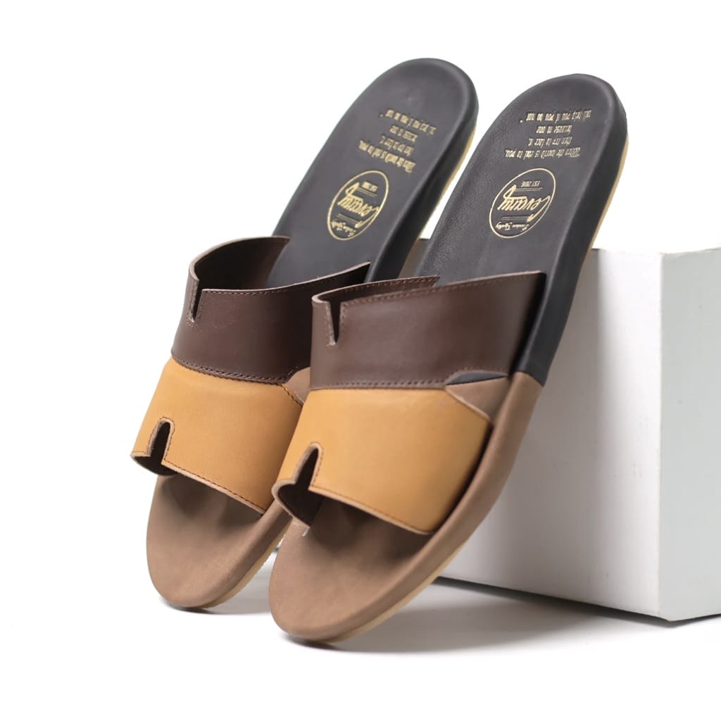 COMBYY|Sandal Kasual Slop Pria Kulit Asli Original Trendy Fashion Simple Masa Kini