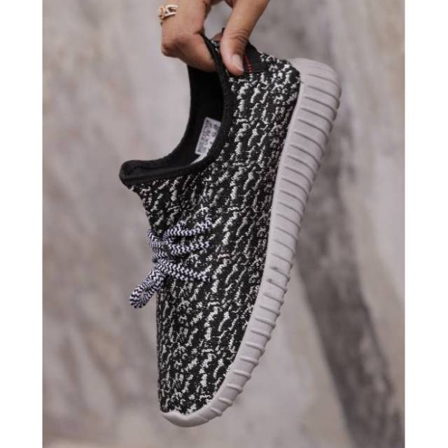 IMPORT SEPATU ADIDAS YEZZY YEZZY BOOTS