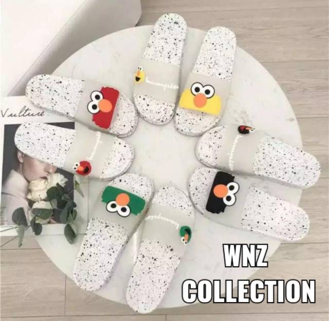 WnZcollection / Sandal Elmo Putih / Sandal Elmo Karet / Sandal Wanita / Flat Wanita / Sandal Bintik