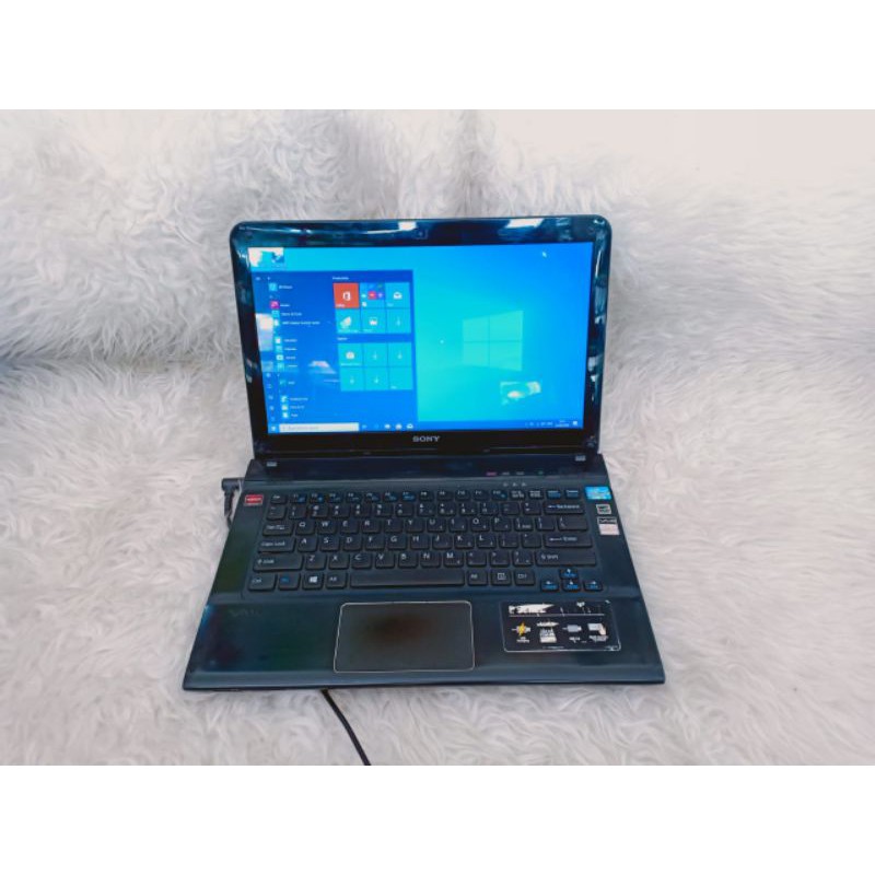 Laptop Sony Vaio SVE14136CVB Ram 4gb HDD 500gb core i5 VGA amd radeon