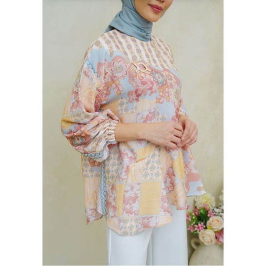 WEARING KLAMBY SALE ANYA BLOUSE LEMONGRASS SIZE M - WEARING KLAMBY SIGNATURE - WEARING KLAMBY BLIND 