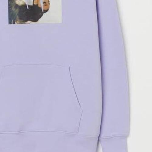 ▼ HNM HOODIE ARIANA GRANDE ☝