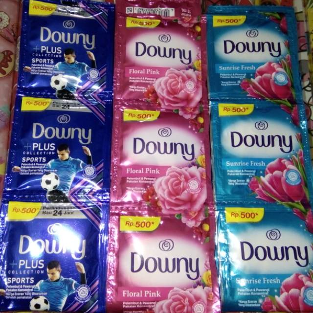 Downy Pelembut &amp; Pewangi Pakaian Sachet Renceng 10ml isi 12 Sachet