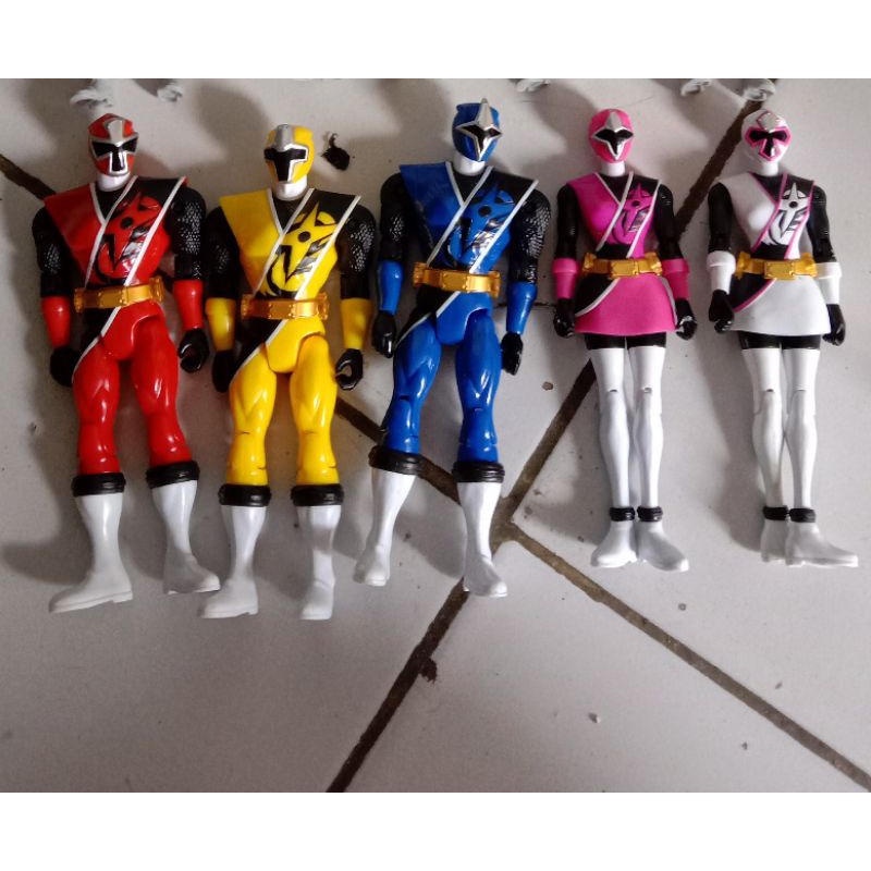Mainan figure power rangers ninja steel set bandai