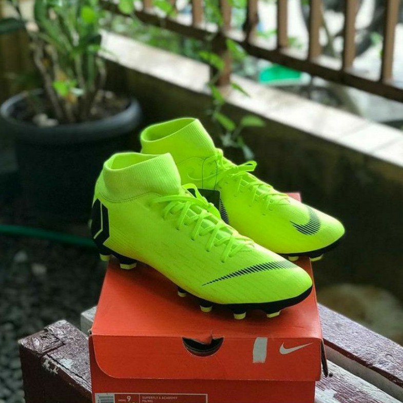 Sepatu bola Nike Superfly 6 Academy FG
