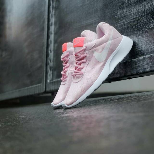 NIKE TANJUN FLORAL SOFT PINK/WHITE