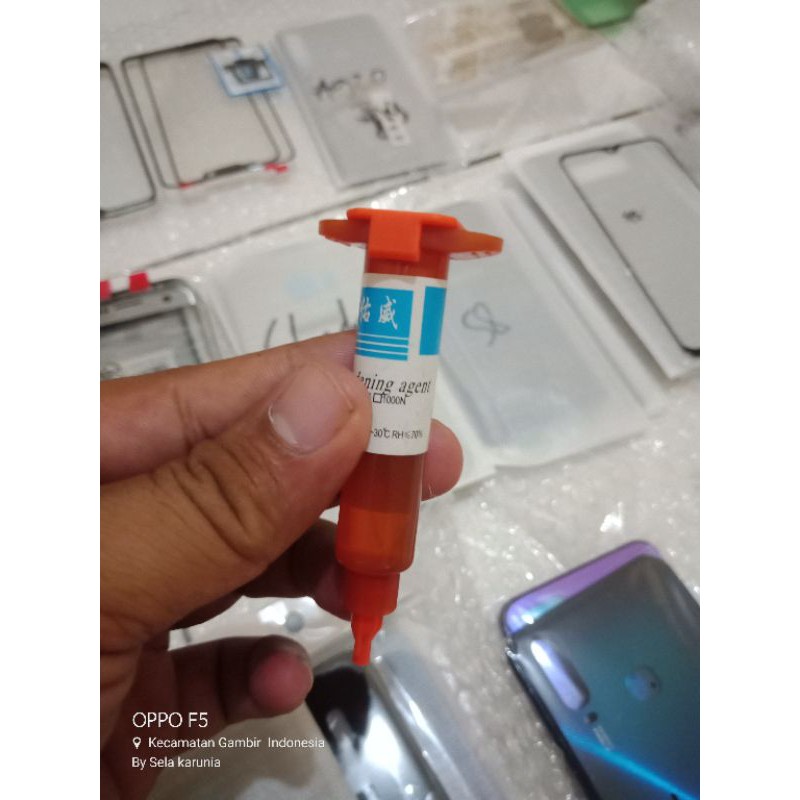

Lem uv/ lem loca 5gram for lem kaca lcd