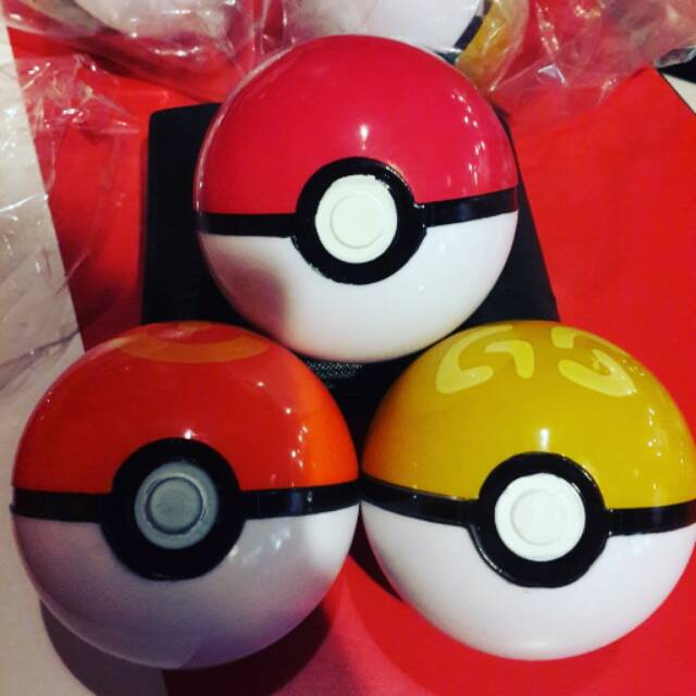 

POKEBALL ADA ISI
