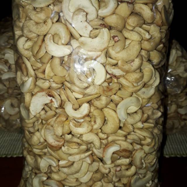 

Kacang Mete Belah 2