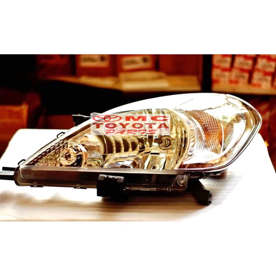 Lampu Depan / Head Lamp Kiri Toyota Kijang Innova 81170-0K300