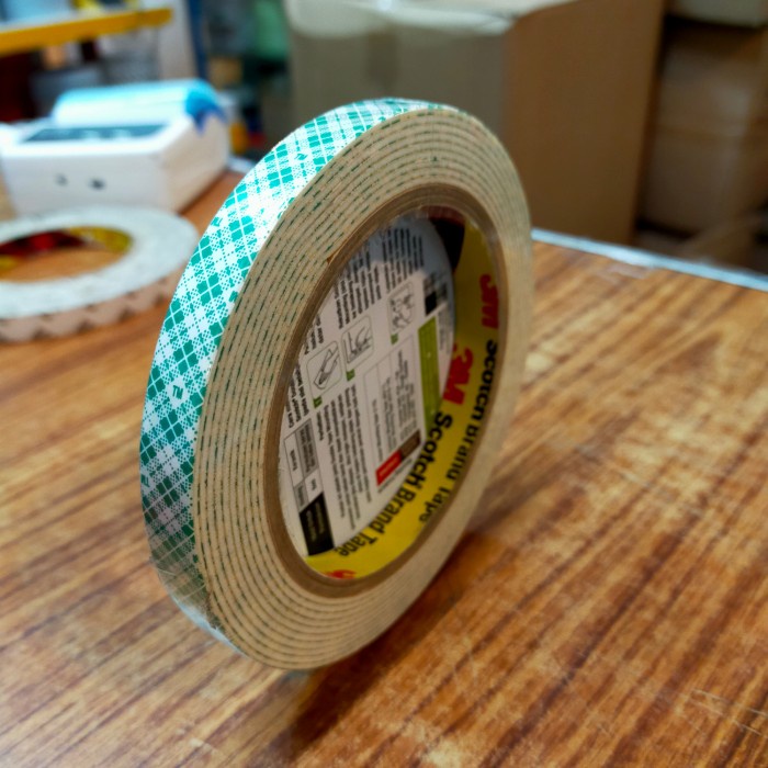 

Hot Sale Double Tape Scotch Indoor Double Tape Mounting 12Mmx3M Lem Kaca / Kayu Gilaa!!!