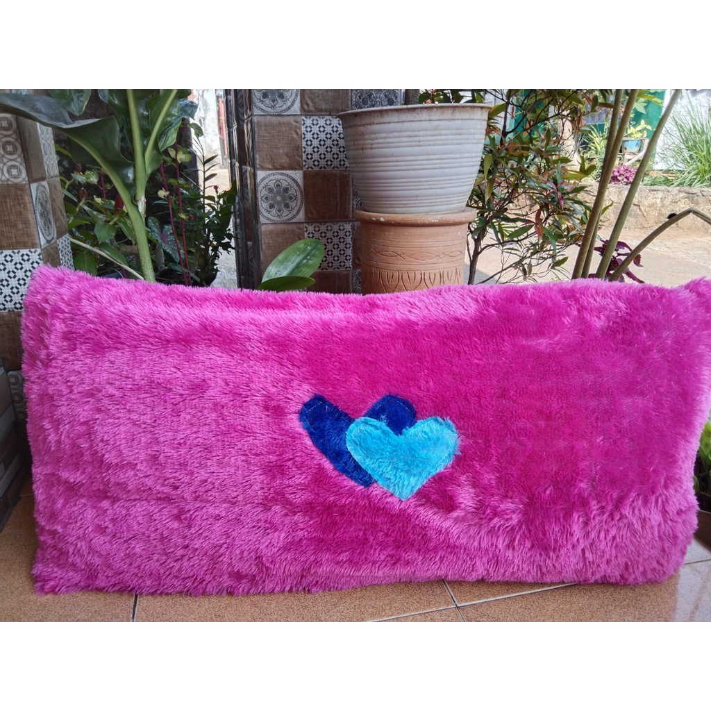 Sarung Bantal Cinta bulu jumbo panjang resleting motip uk 50x90