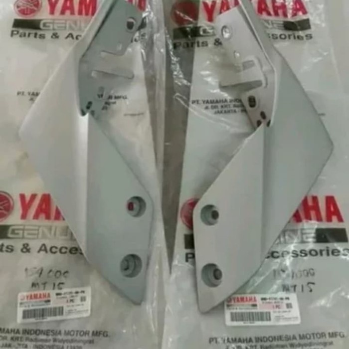 BODY BELAKANG KANAN KIRI MT15 SILVER ORIGINAL YGP