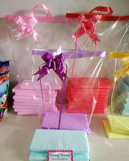 

Plastik Parcel Souvenir + Alas (uk. 30)