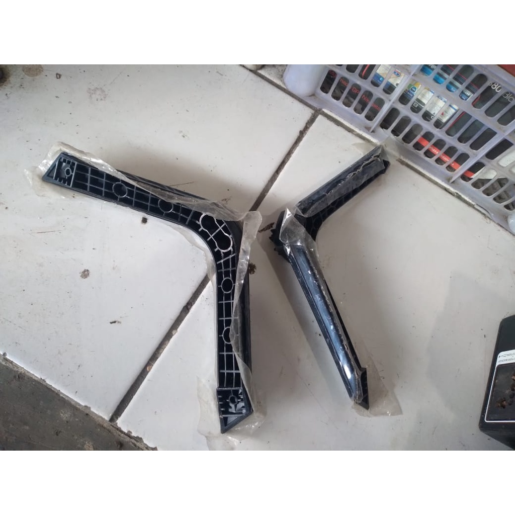 kaki tv led Polytron 32T1500 32 inch stand base