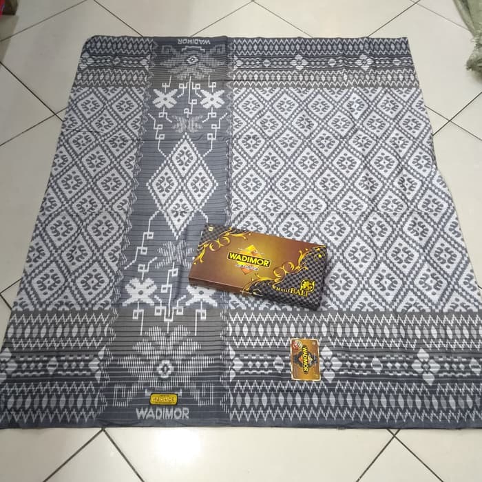 SARUNG TENUN WADIMOR MOTIF BALI TERLARIS