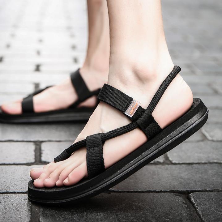 ツ 【Diskon 9.9% + Barang  + Kirim Hari ini 】 Sendal pria Korea kasual Sandal Pria Dewasa Model 2021 M