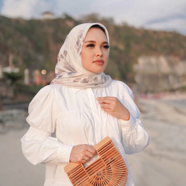 Buttonscarves Asoka Pearl Preloved no Box