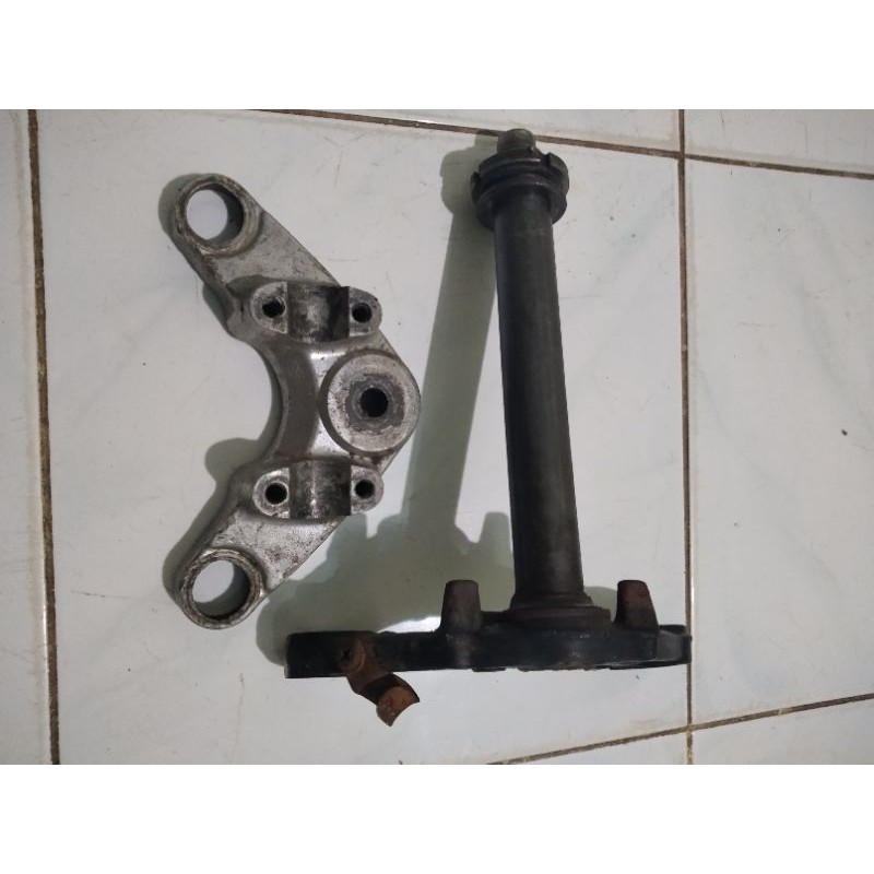 Segitiga atas bawah suzuki a100 original