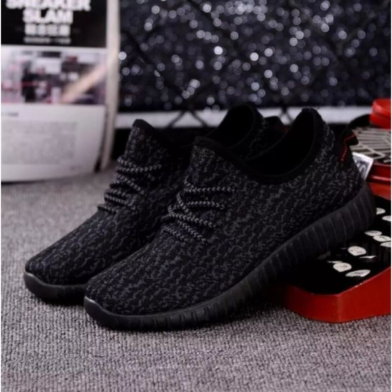 NEW  !!!   Sepatu kets pria Yzzy full black