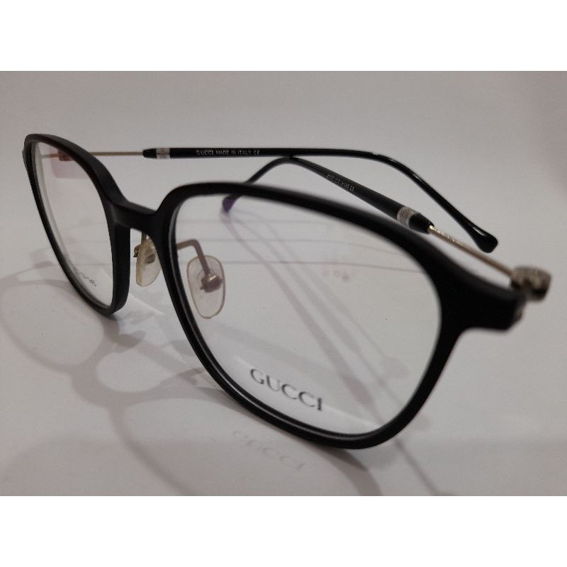 frame kacamata Gucci B6137