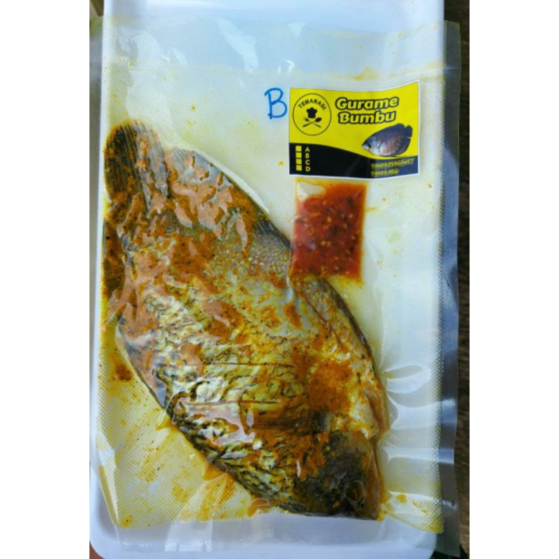 

aneka ikan olahan berbumbu kuning