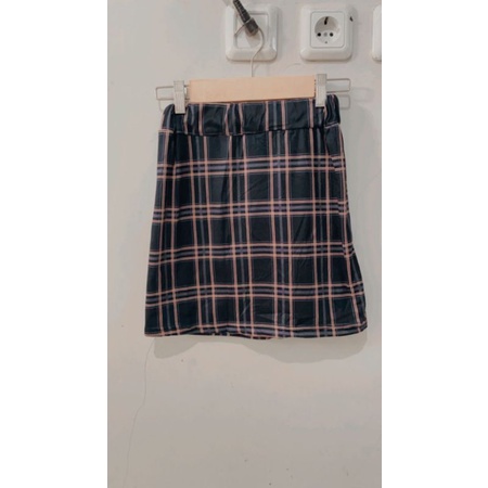Rok Kotak Tipis
