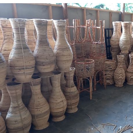 Vas Bunga Guci Rotan Tinggi 70cm / Pot Bunga Rotan Dekorasi Ruang / Guci Rotan Alam / Guci Rotan Alam