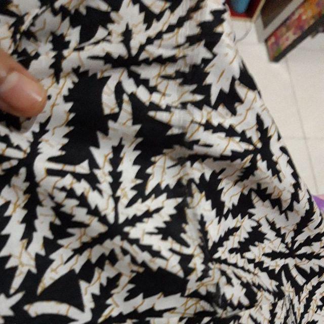 Kemeja Batik Pria Modern Kerja Kantor Monocrome Daun Ganja Diskon Murah Sogan Kenongo Cempoko Hits